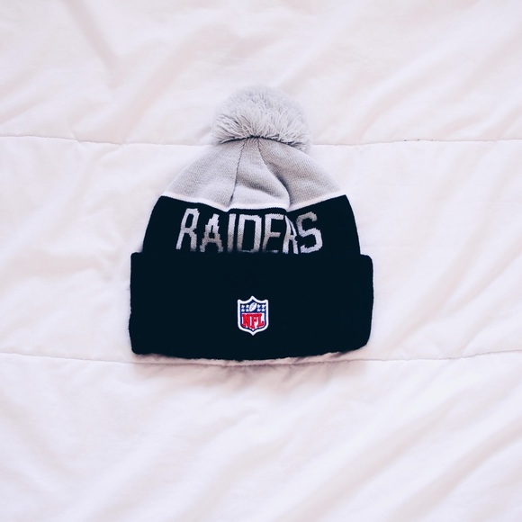 New Era Raiders Beanie - Picture 2 of 2